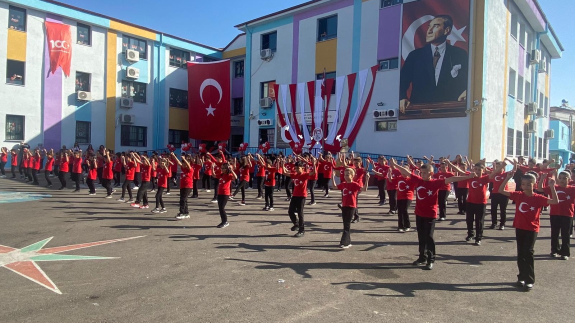 Batı Anadolu Çimento İlkokulu'nda Cumhuriyet Bayramı Coşkusu